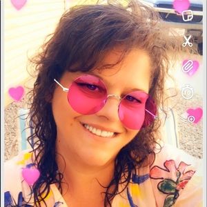 Meet your Posher, Dedebbie